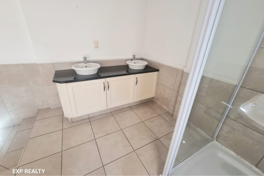 4 Bedroom Property for Sale in Beacon Bay Eastern Cape